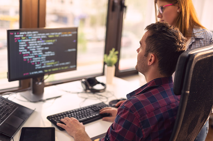 Niche vs Generalist? Should I Become A Generalist Developer Or A Specialist? Niche vs Generalist? Should I Become A Generalist Developer Or A Specialist?